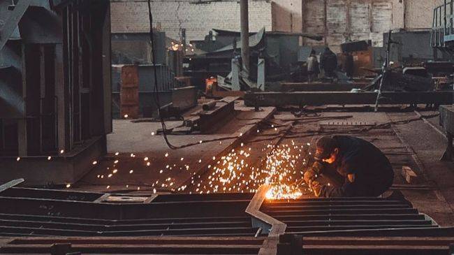 Взрыв на судостроительном заводе в Благовещенске: есть пострадавшие