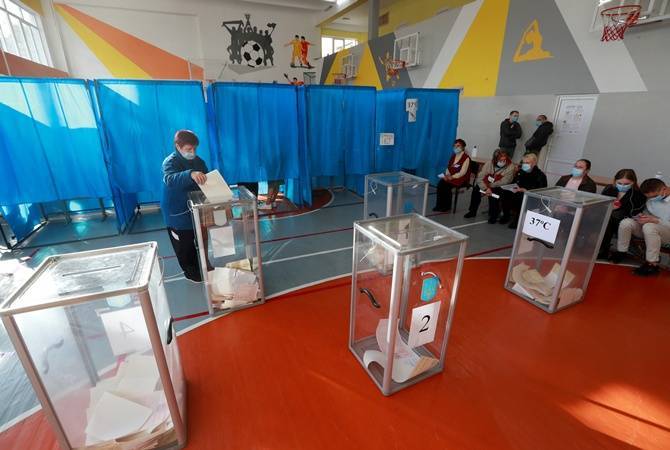ЦИК показал результаты местных выборов-2020: больше всего депутатов и глав избрались от “Слуг” и "Батькивщины"