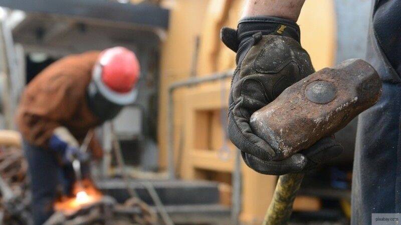 Рабочий скончался после падения в котлован на стройплощадке в Москве