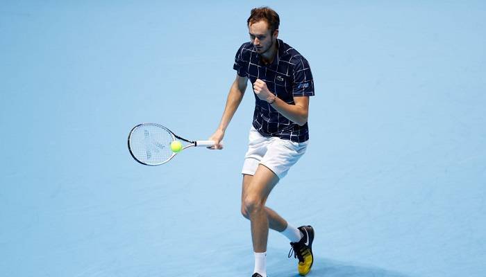 Медведев обыграл Джоковича во втором матче Итогового турнира