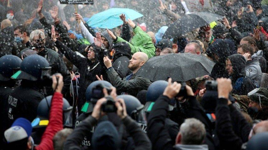 Не менее 365 человек были задержаны во время протестов в Берлине