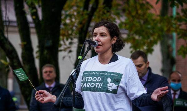 Бюджету говорят "нет": кто в Латвии против текущего проекта