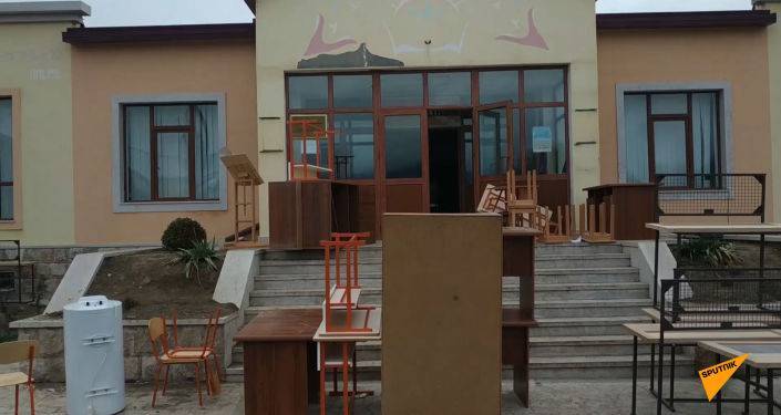 "Нечего сказать": как из школы села Ухтасар Аскеранского района НКР вывозят имущество