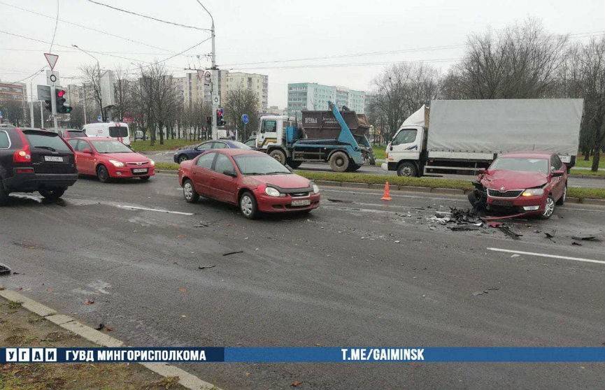 ДТП в Минске: столкнулись две легковушки