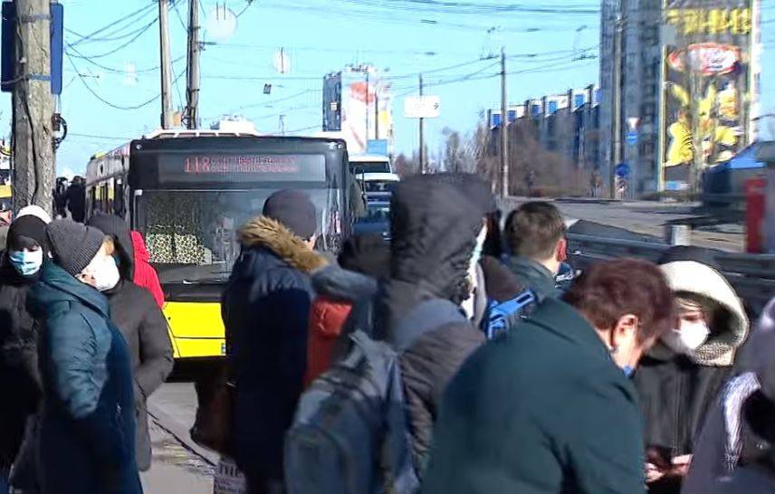 Троллейбусы и трамваи остановят движение: киевлян предупредили, поспешите на остановки