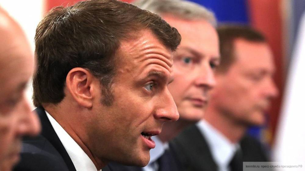 Президент Франции пообещал гуманитарную помощь пострадавшим в Карабахе