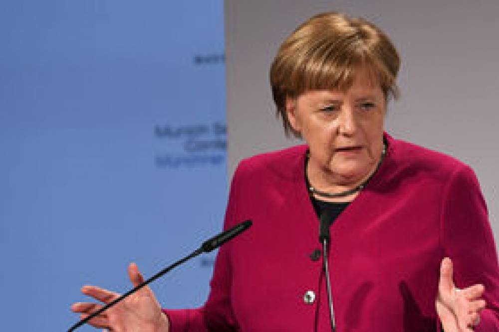 Меркель рассказала, когда в Европе зарегистрируют вакцину от COVID-19