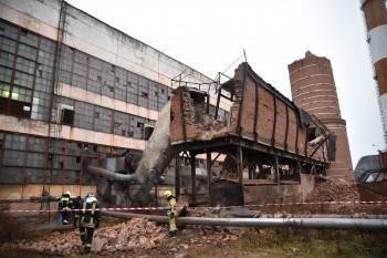 Взрыв на подшипниковом заводе в Вологде – упала 25-метровая труба