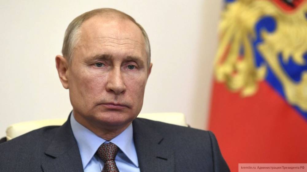 Путин отметил актуальность решений трибунала на форуме "Уроки Нюрнберга"