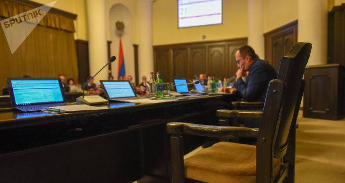 Президент Армении назначил новых глав Минобороны, МЧС и Минсоцтруда