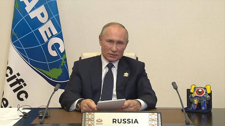 Песков уточнил, кто "сидел" на столе Путина