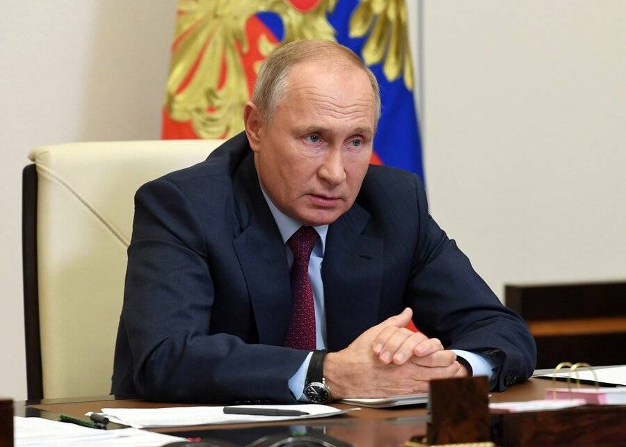 Путин оценил возможный уровень падения ВВП России