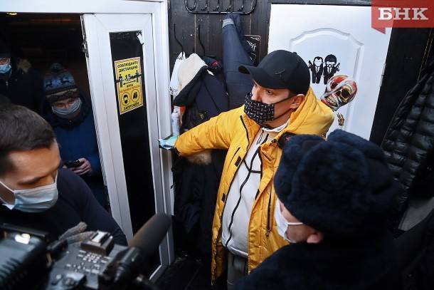 «Тарантино» закрыл двери перед полицией и журналистами Сыктывкара