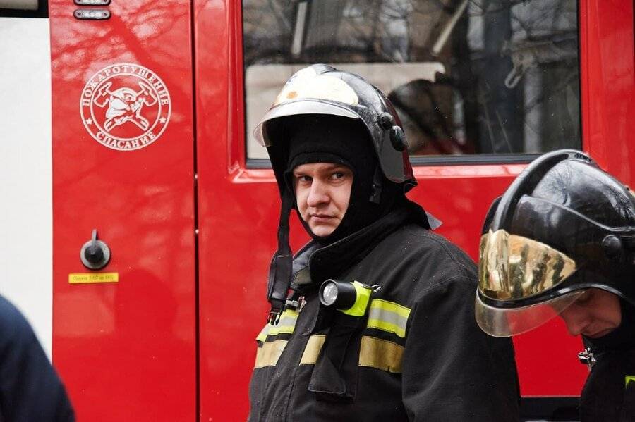 Ликвидирован пожар в электрощитовой на северо-западе Москвы