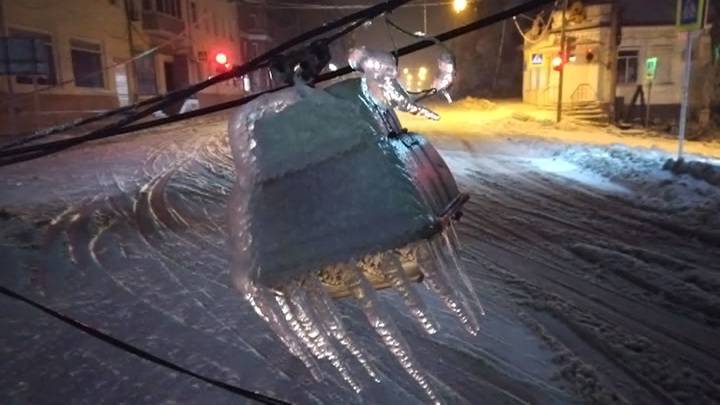 Последствия снежного циклона в Приморье: 94 тысячи человек остаются без света