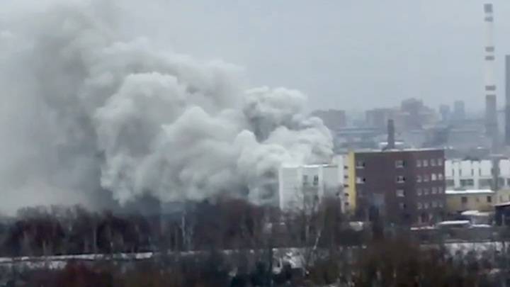 В Москве на Варшавском шоссе загорелся склад
