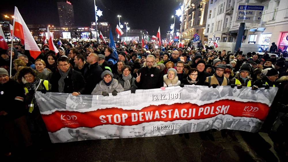 Польша может превратиться в Россию: как и почему это происходит