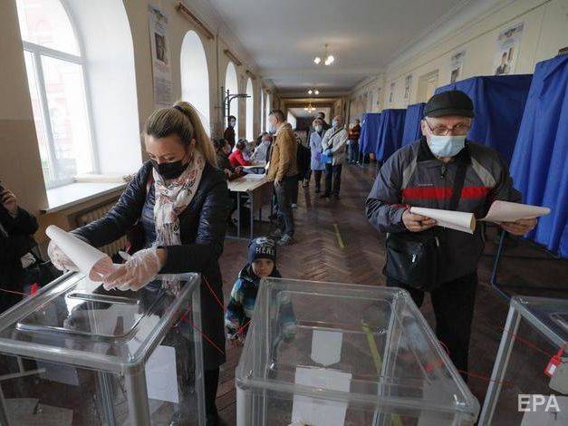 В Николаеве не разрешили проголосовать женщине с младенцем – "Опора"