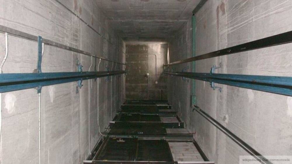 Пенсионерка пострадала при падении в шахту лифта в Саратове