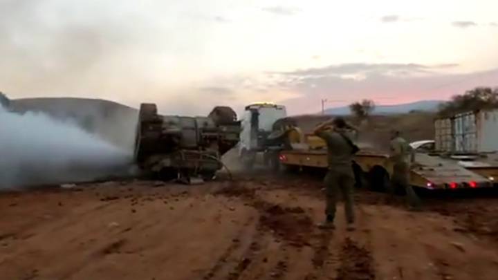 Израильские военные нечаянно перевернули танк. Видео