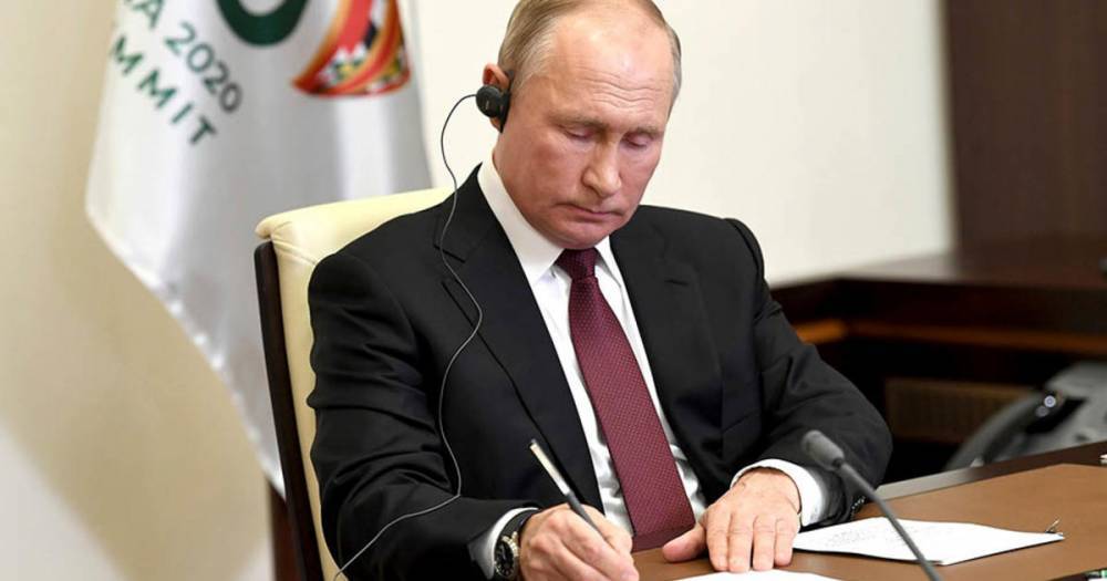 Путин подписал закон о повышении НДФЛ на доходы свыше 5 млн в год