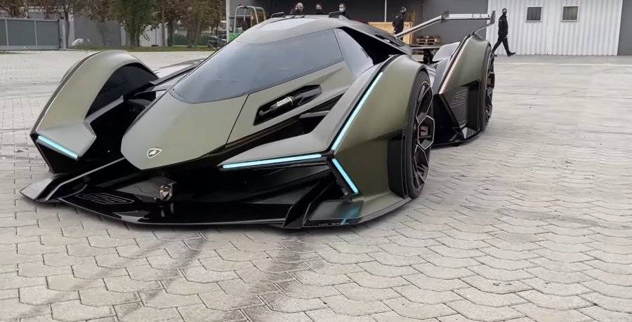 Блогер показала уникальный суперкар Lamborghini V12 GT: видео