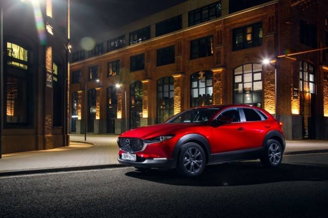 Mazda объявила цену на новый кроссовер в России