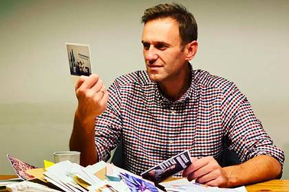 Суд отказался рассматривать иск Навального к Пескову