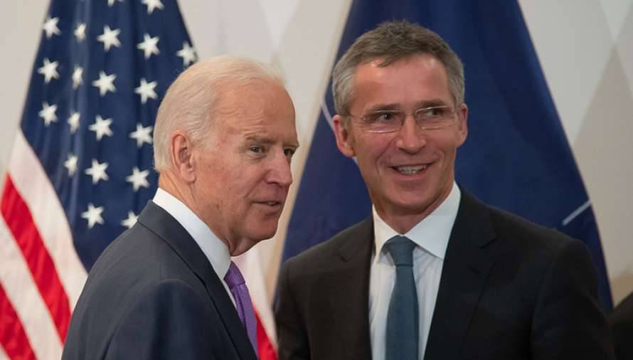 Байдена с избранием президентом США поздравил генсек НАТО
