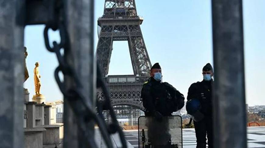 Полиция жестко разогнала лагерь мигрантов в Париже