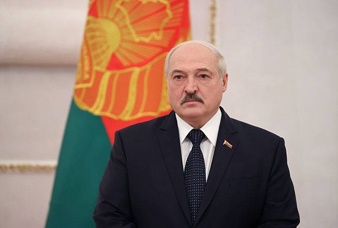Лукашенко заверил послов, что только белорусский народ может отстранить его от власти