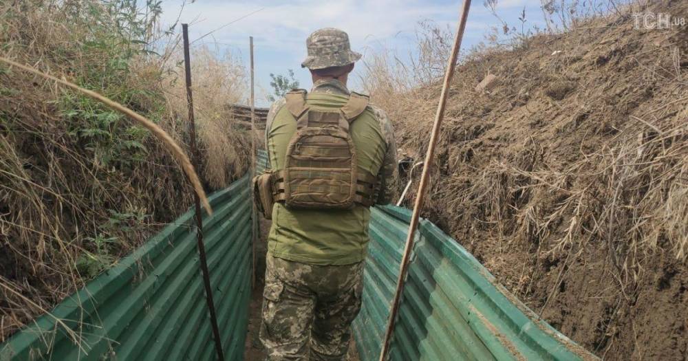 На Донбассе снайпер ранил украинского воина, его состояние тяжелое