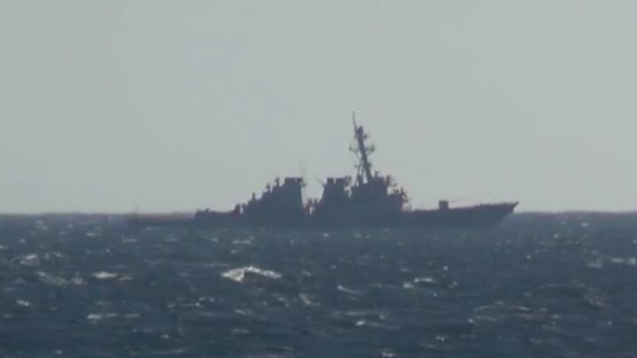 Появилось видео вторжения американского эсминца в российские воды