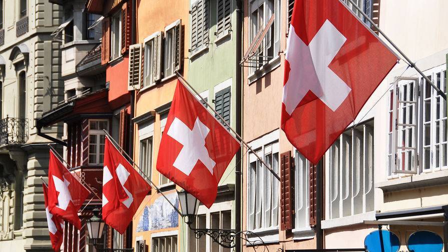 В Швейцарии женщина напала с ножом на посетителей в универмаге