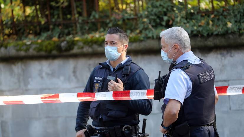 В Швейцарии возбуждено дело после нападения женщины с ножом в магазине