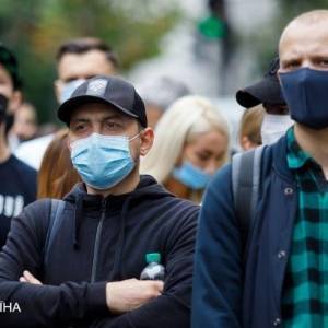 В Украине за сутки выявили почти 14 тыс. новых случаев коронавируса