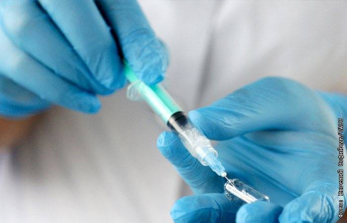 У участников испытаний вакцины центра Чумакова не выявили нежелательных реакций