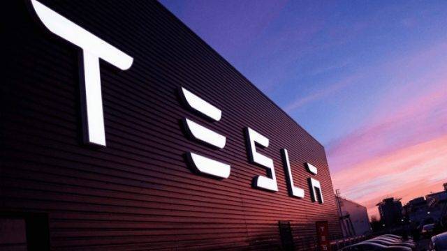 В Tesla размышляют о выпуске компактного автомобиля