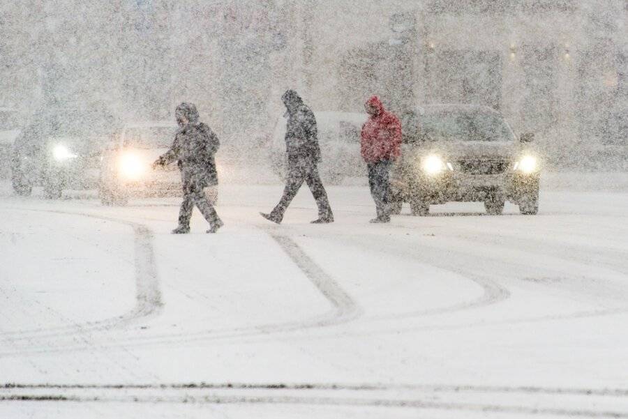 Москвичам обещают снежную атаку, ледяной дождь и гололед