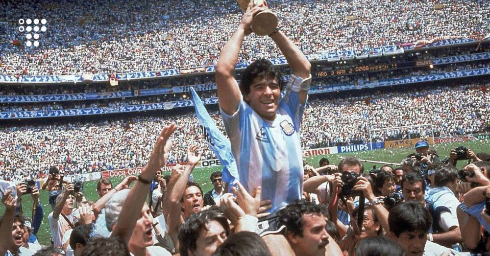 Умер аргентинский футболист Диего Марадона. Что следует о нем помнить