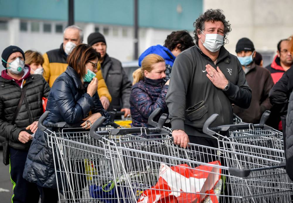 Чрезвычайная помощь: нуждающимся итальянцам снова выдадут ваучеры на покупки