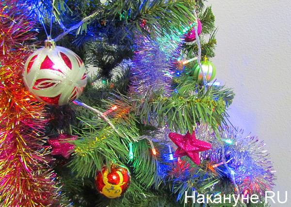 Россияне стали реже покупать искусственные новогодние елки на фоне пандемии