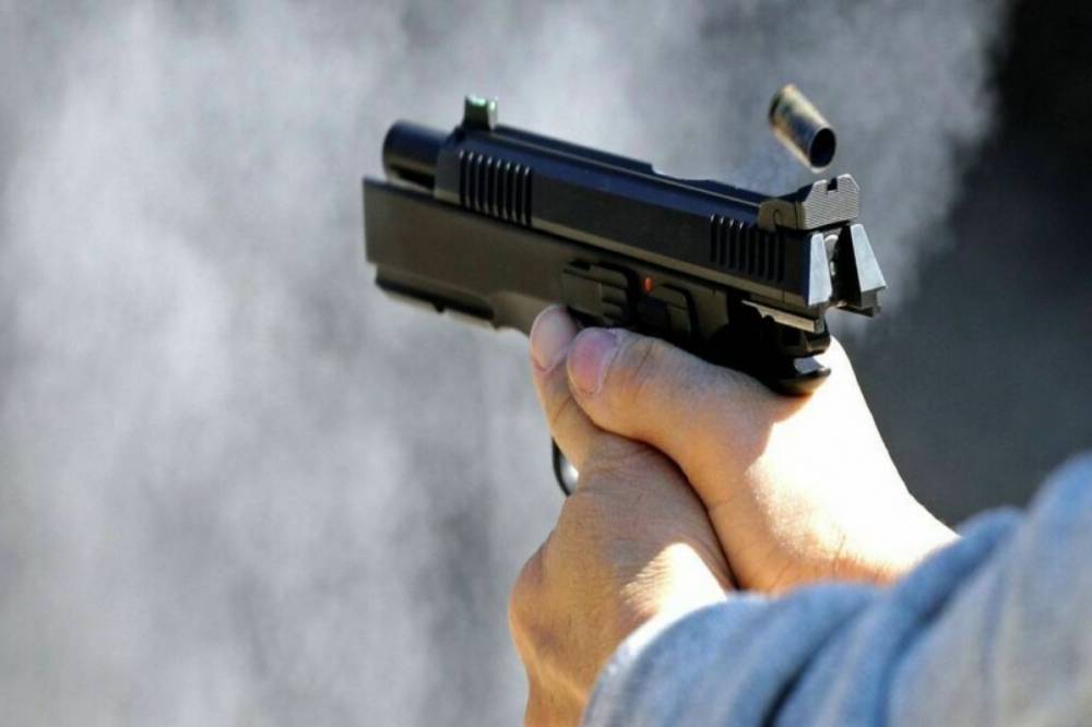 В центре Киева мужчина "просто так" устроил стрельбу из пистолета (фото)