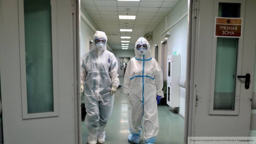 Студенты-медики помогают врачам бороться с коронавирусом в Петербурге