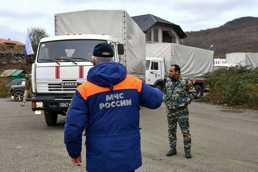 МЧС РФ перебросило в Нагорный Карабах дополнительную группировку