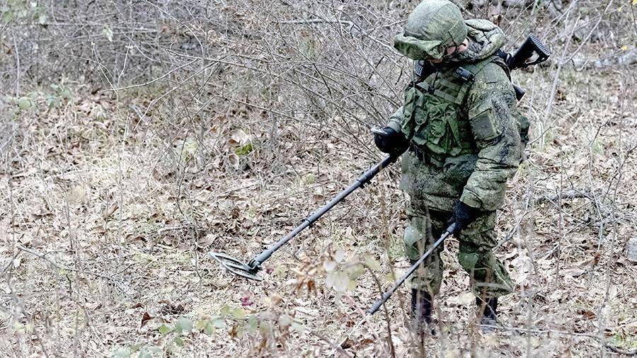 Российские военные уничтожили за сутки 87 взрывоопасных предметов в Карабахе