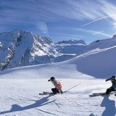 Швейцария не будет закрывать горнолыжные курорты из-за COVID-19