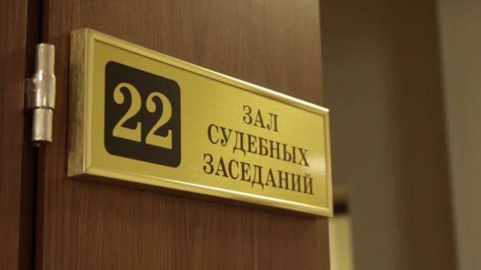 В Петербурге осудят иностранца, дважды напавшего на один магазин