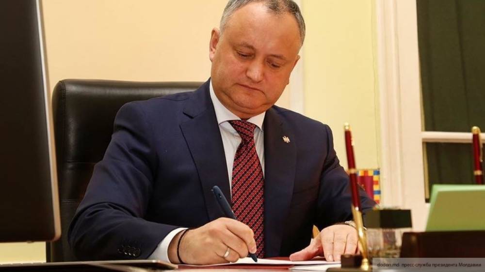 Действующий глава Молдавии призвал Санду оставить прежнее правительство