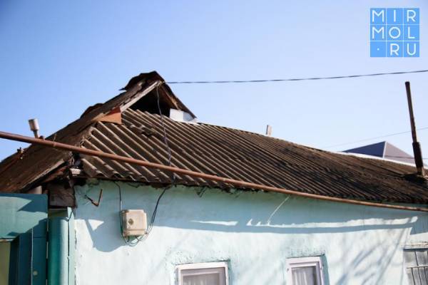 В Избербаше малоимущей семье заменят протекающую крышу